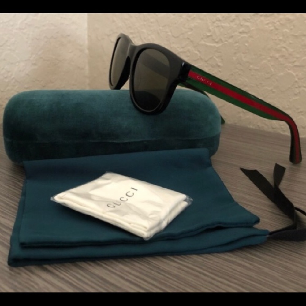 NWOT Gucci sunglasses 🕶